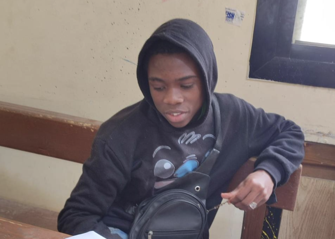 Khamis Gatwish (11) op de christelijke school in Caïro